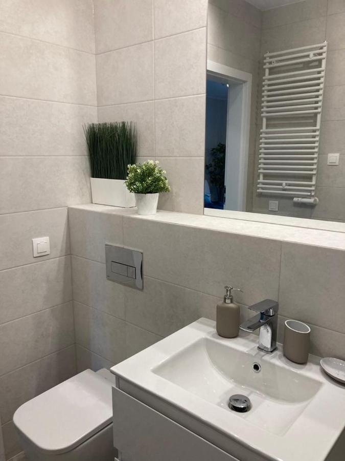 Apartamento Wislane Tarasy 2.0, Free Parking, Private Garden Cracovia Exterior foto